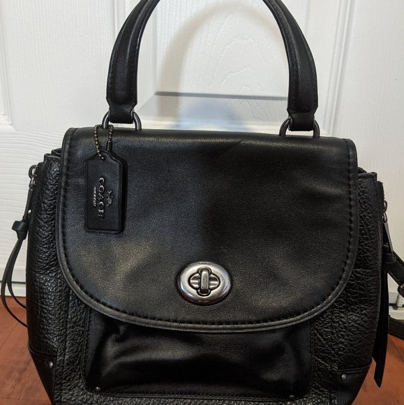 SOLD! Coach Faye Black Leather Bag - Picture 4 of 9